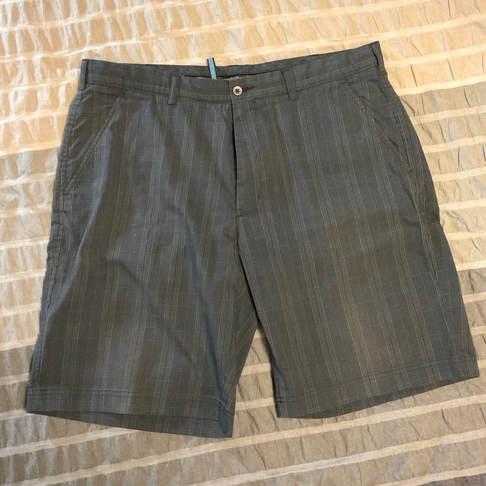 AUR Dark Grey & Blue Golf Shorts Size 38